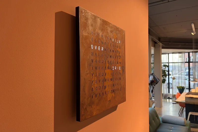 hoefsloot-wonen-qlocktwo-klok-rust-sale-3