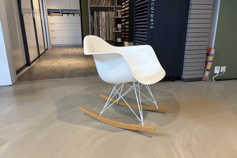 hoefsloot-wonen-vitra-rar-schommelstoel-sale-1